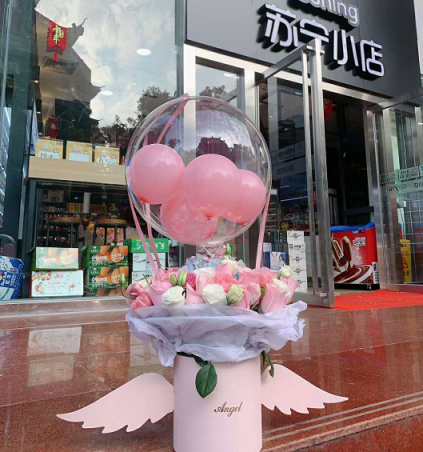 蘇寧小店眼里的情人節(jié)：鮮花、車(chē)?yán)遄?、零食大禮包熱銷(xiāo)，到家到酒店服務(wù)成亮點(diǎn)