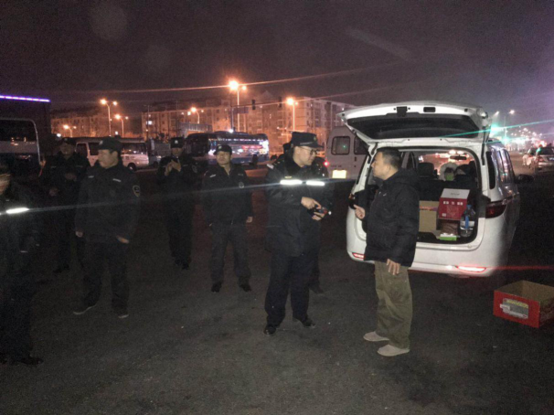 歲月靜好的背后是這群人在負(fù)重前行，100位“三公里燈塔”人物新鮮出爐
