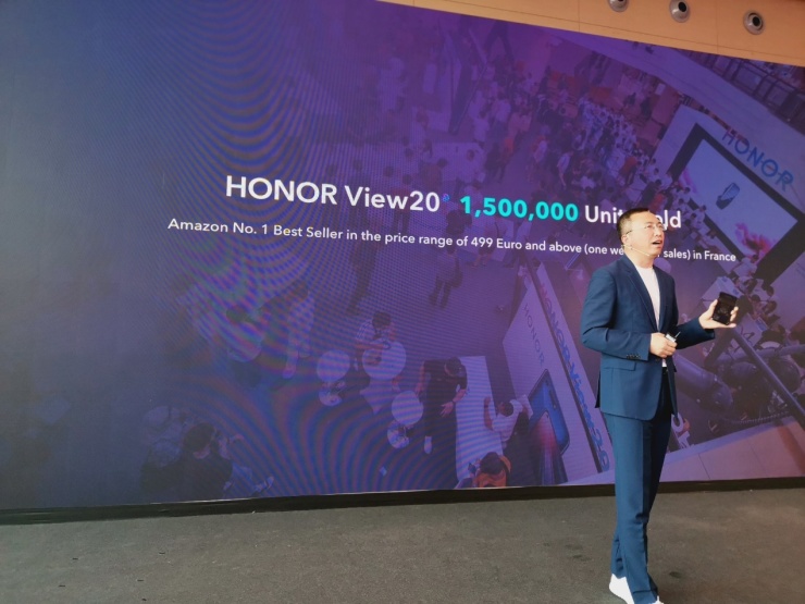銷量口碑雙豐收，榮耀V20全球銷量已超150萬(wàn)
