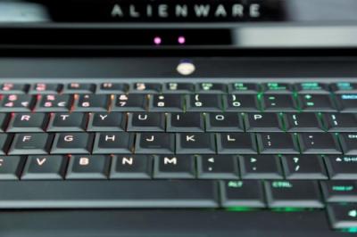 在CES2019上，ALIENWARE帶來了一臺(tái)擁有全新LEGEND設(shè)計(jì)語言的筆記本電腦——Area-51m。