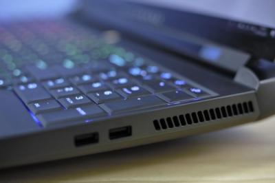 在CES2019上，ALIENWARE帶來了一臺(tái)擁有全新LEGEND設(shè)計(jì)語言的筆記本電腦——Area-51m。