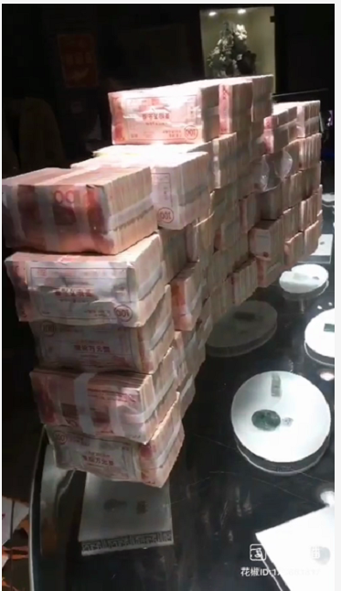 推一車錢逛街是怎樣一種體驗？快來圍觀花椒直播上500萬購物姿勢