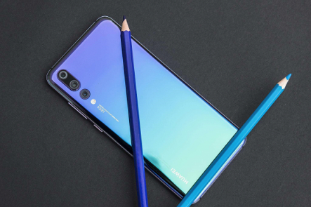 流光色？漸變色？2019年手機顏值看華為nova 4e