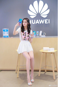 關(guān)曉彤直播 星星妝美呆！揭秘最愛自拍神器！