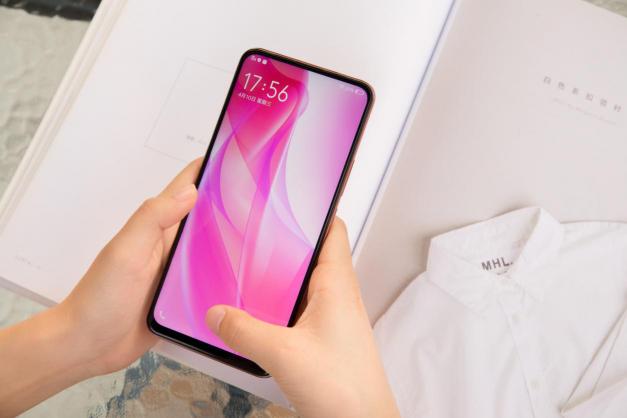 vivo S1寵愛粉強(qiáng)勢來襲，超強(qiáng)自拍發(fā)現(xiàn)更美的你