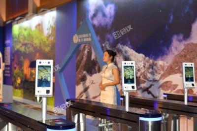 顏值即正義，人臉識(shí)別簽到成會(huì)議主辦方新寵兒