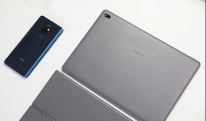 是誰拯救了需要在交通工具上辦公的你？是全新HUAWEI MateBook E