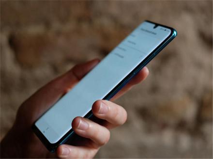 英國頂尖科技媒體Stuff測評華為P30 Pro，打出5星滿分！
