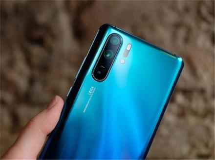 英國頂尖科技媒體Stuff測評華為P30 Pro，打出5星滿分！