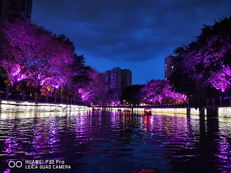 夜游錦江花絮視頻引爆網(wǎng)絡，成都這次被華為P30系列帶火了！