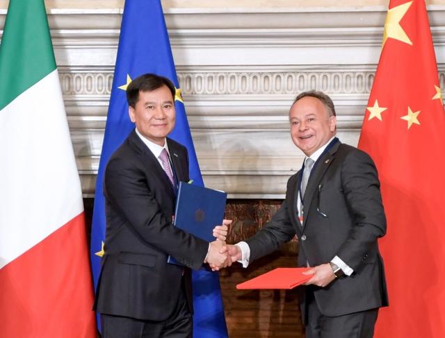 技術(shù)驅(qū)動智慧零售落地，張近東融合雙線對外賦能