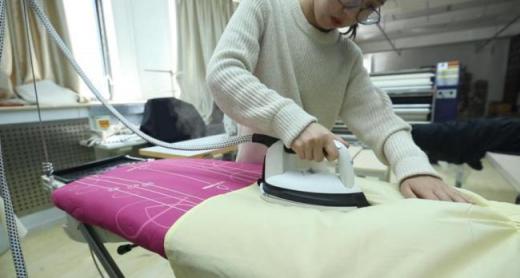 LAURASTAR守護(hù)中國時(shí)尚教育事業(yè)