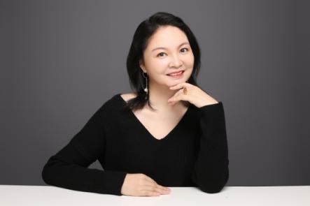 新拍檔遠(yuǎn)赴戛納電影節(jié)，“餐飲女王”搶灘登陸紅毯