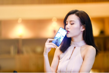 三星Galaxy S10和華為P30怎么選？屏幕素質(zhì)分高低