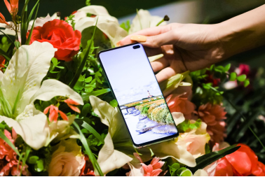 三星Galaxy S10和華為P30怎么選？屏幕素質(zhì)分高低