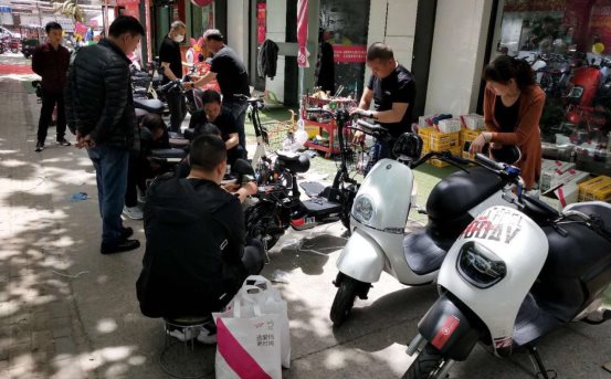 電動車五月?lián)Q購潮，愛瑪強(qiáng)勢領(lǐng)跑市場