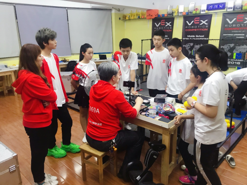 騰訊追夢計劃戰(zhàn)隊 VEX世界錦標賽瑞卜德賽隊專訪
