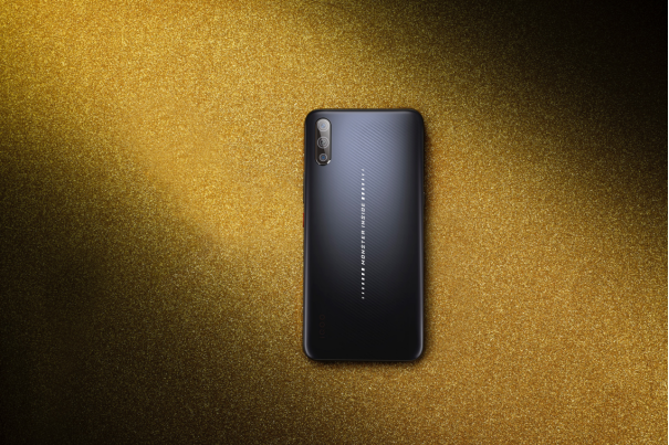 驍龍855+12GB+256GB，售4298，今天iQOO“騎士黑”開售