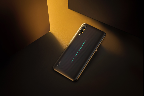 驍龍855+12GB+256GB，售4298，今天iQOO“騎士黑”開售