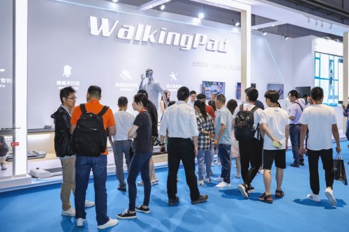 WalkingPad走步機(jī)亮相上海體博會(huì)：家庭輕運(yùn)動(dòng)時(shí)代已經(jīng)來(lái)臨
