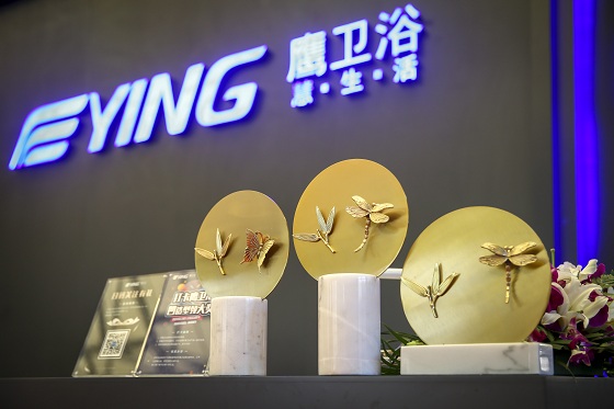 YING硬核亮相KBC，現(xiàn)場(chǎng)簽約CCTV2《秘密大改造》