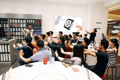 每日瑜伽帶你感觸Apple Watch 4運(yùn)動(dòng)場(chǎng)景下的貼心溫度