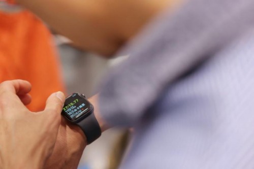 每日瑜伽帶你感觸Apple Watch 4運(yùn)動(dòng)場(chǎng)景下的貼心溫度