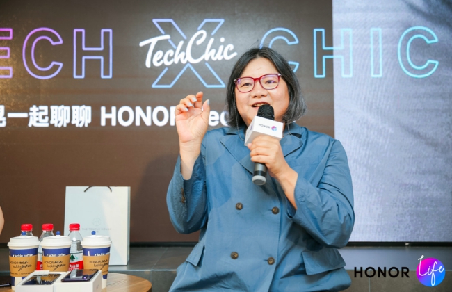榮耀Life成都店上演科技時(shí)尚盛宴，榮耀20首銷大賣