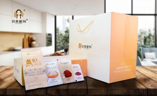 翻包記揭秘何泓姍甜美秘笈，劉燕釀制燕窩酒釀蛋獨(dú)受恩寵