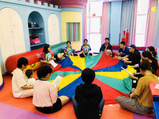 在線早教、傳統(tǒng)早教大PK：帶寶寶去悅寶園，僅僅是讓孩子學(xué)習(xí)嗎?