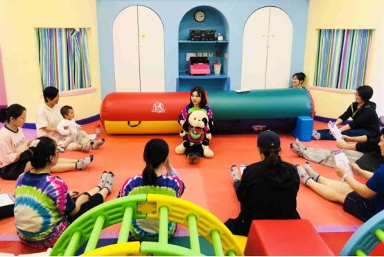 在線早教、傳統(tǒng)早教大PK：帶寶寶去悅寶園，僅僅是讓孩子學(xué)習(xí)嗎?