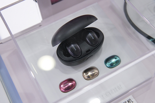 CES Asia 2019，1MORE展現(xiàn)高音質(zhì)與顏值兼?zhèn)涞臅r尚真無線藍(lán)牙耳機(jī)