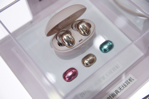 CES Asia 2019，1MORE展現(xiàn)高音質(zhì)與顏值兼?zhèn)涞臅r尚真無線藍(lán)牙耳機(jī)