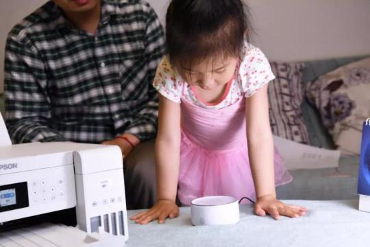 還在為家庭教育煩惱？ 愛普生智能套裝幫你三招搞定熊孩子