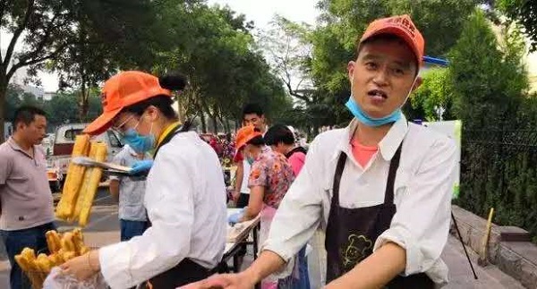 90后夫妻賣油條年入30萬！做凈水器加盟代理商賺得更多