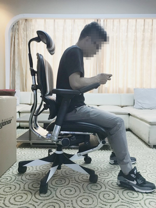 保友競賽型電競椅初體驗(yàn)：“一切為嬴而戰(zhàn)”