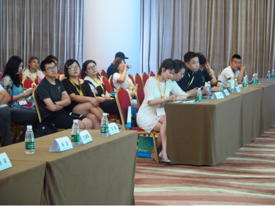 中國餐飲智能化及成長趨勢論壇峰會在京舉行 客如云聯(lián)合合作伙伴智賦商家