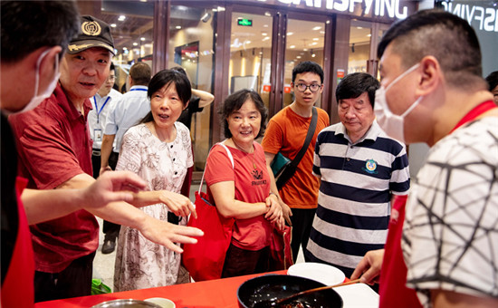 網(wǎng)易味央與杭州聯(lián)華華商集團(tuán)達(dá)成戰(zhàn)略合作 黑豬肉已入駐杭州10家門(mén)店