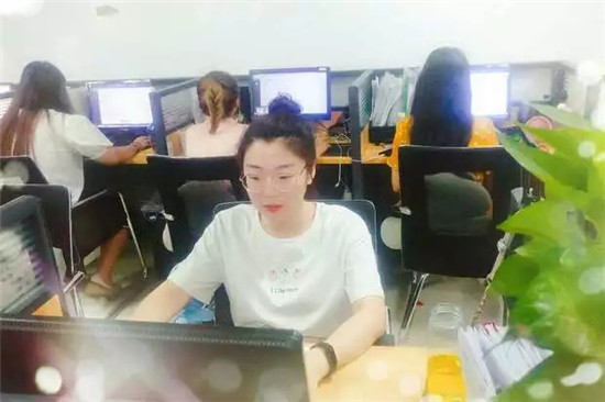 不以年齡排輩，讓優(yōu)秀者上位，深海教育的用人觀