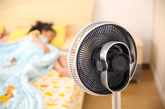 萊克魔力風智能空氣調節(jié)扇，智能光感讓您舒睡整個夏天！