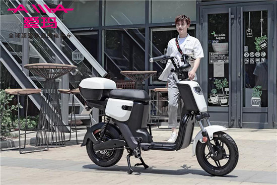 愛瑪電動車與小牛電動車，看完明白買哪個