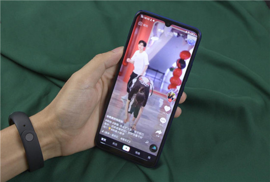 vivo Y7s續(xù)航測試：4500mAh+18W雙引擎閃充，千元機新勢力