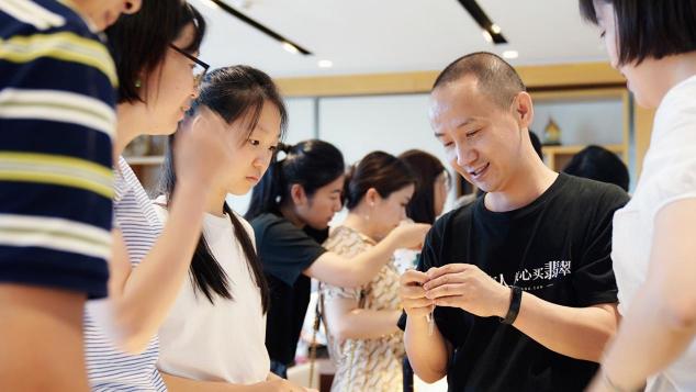 對莊與平安銀行跨界打造玉石沙龍，傳播翡翠投資價值