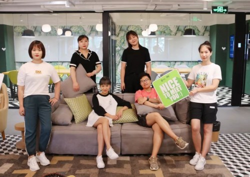 光豬圈健身加盟門店服務部小姐姐們的十二個時辰
