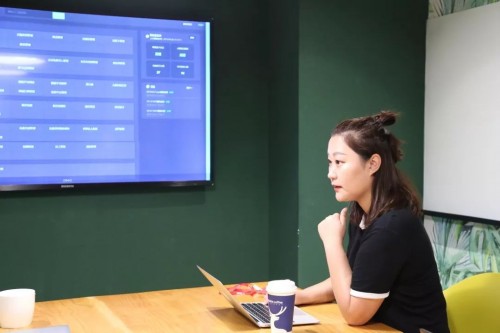 光豬圈健身加盟門店服務部小姐姐們的十二個時辰