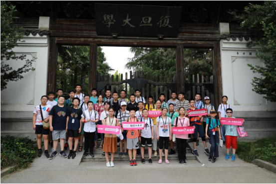 傲夢編程舉辦走進(jìn)頂尖學(xué)府人工智能研學(xué)活動(dòng)