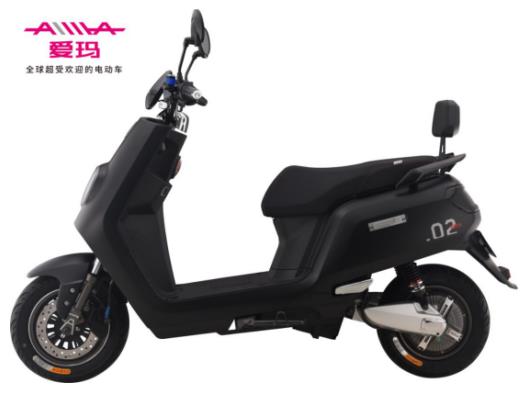 買愛瑪電動車送老爸，全家樂開懷！