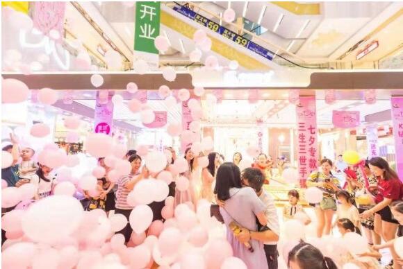 萬(wàn)人求婚快閃燃爆七夕 蘇寧818珠寶節(jié)送甜蜜豪禮