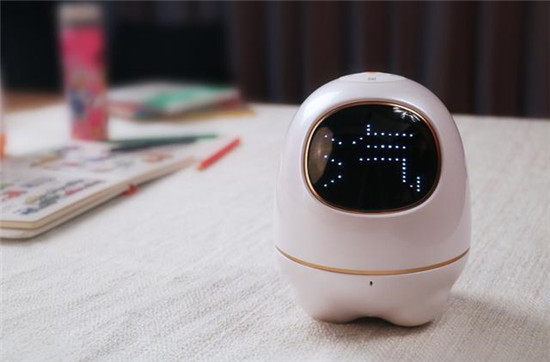 教育機器人哪個好？技術(shù)擔(dān)當(dāng)阿爾法蛋?S用AI走入孩子心靈
