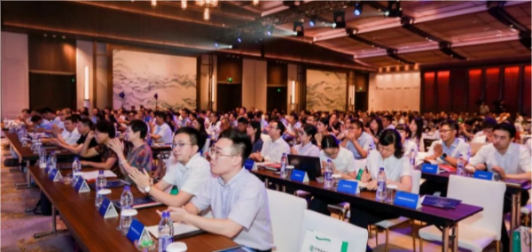 馮科董事長出席第十五期西湖財(cái)富大講堂，探討金融科技助推數(shù)字經(jīng)濟(jì)發(fā)展